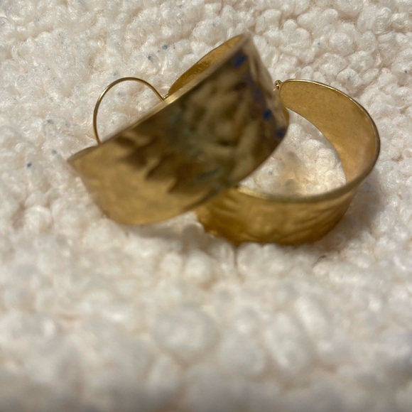 Zara gold earrings. - Picture 3 of 4